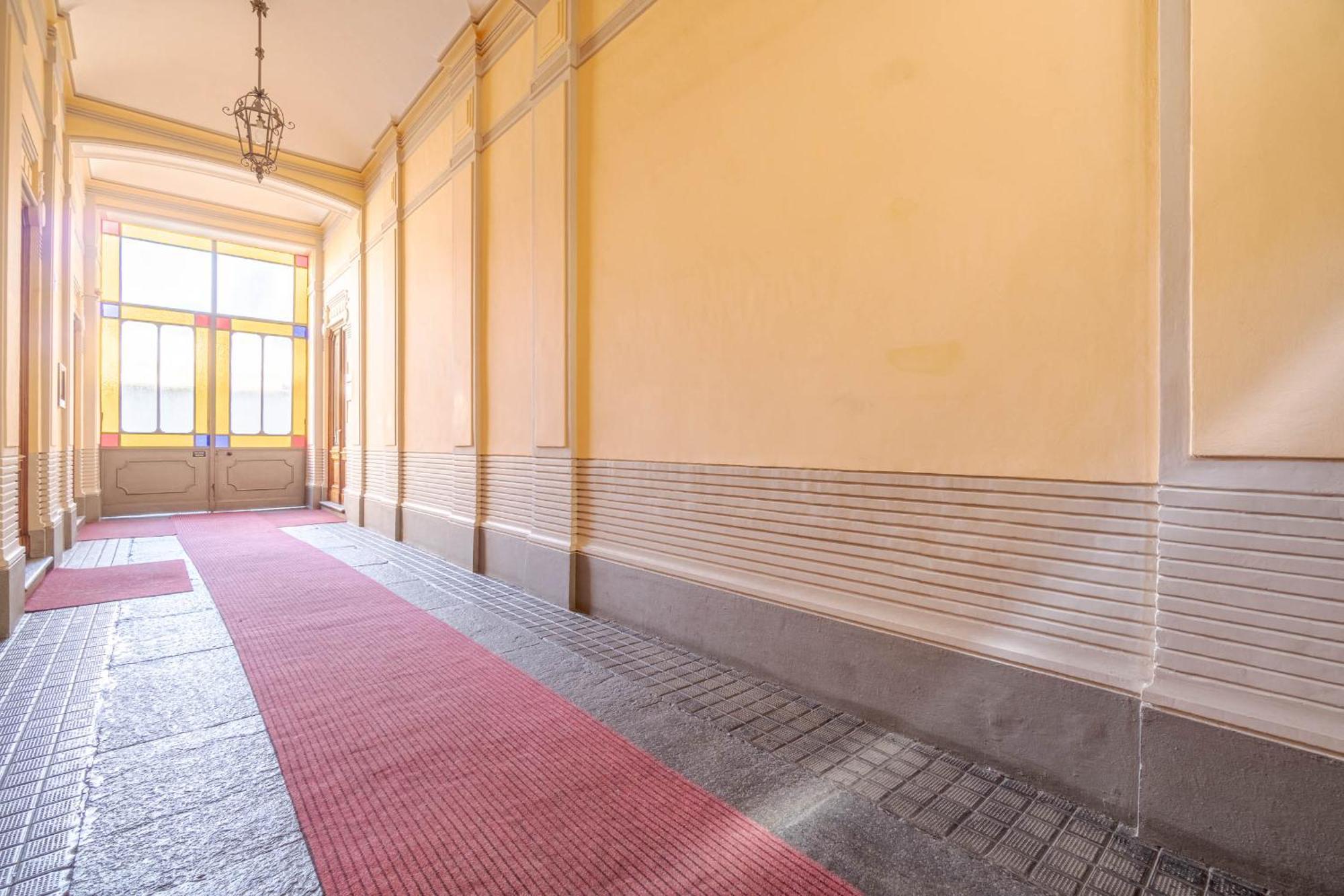 Apartamento Casa Valeggio Attic Apt Few Steps From Porta Nuova Turín Exterior foto